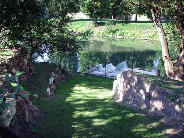 Ile de Vaux sur Seine - Maison 7 pièces de 186m2, 4 chambres, dépendance et piscine; sur terrain de 1912m2.