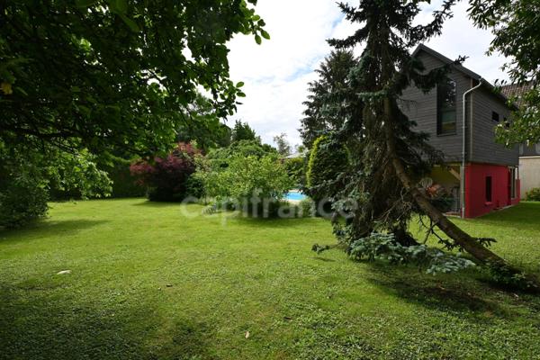Ile de Vaux sur Seine - Maison 7 pièces de 186m2, 4 chambres, dépendance et piscine; sur terrain de 1912m2.