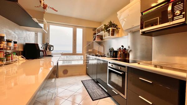 APPARTEMENT 3 PIÈCES À ÉVRY-COURCOURONNES, PLACE LAVOISIER, PROCHE RER D