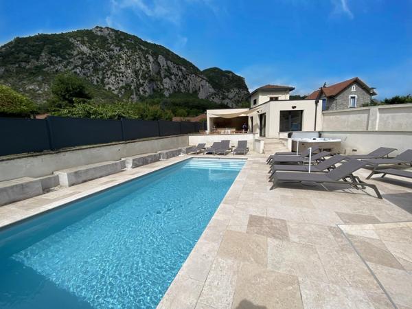 Propriété d'exception, 15 chambres, 1000m2