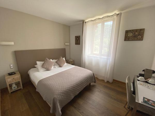 Propriété d'exception, 15 chambres, 1000m2
