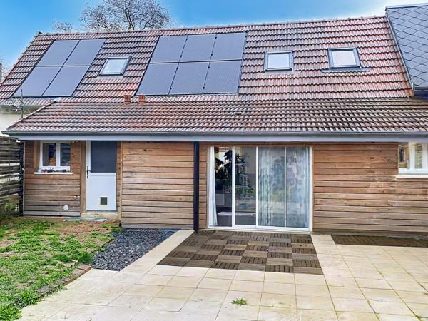 Maison de village 98 m2, 3 chambres, terrain 897m2