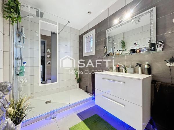 Villa - 173 m² - 5 chambres-  piscine - terrain