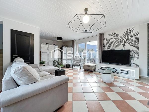 Villa - 173 m² - 5 chambres-  piscine - terrain