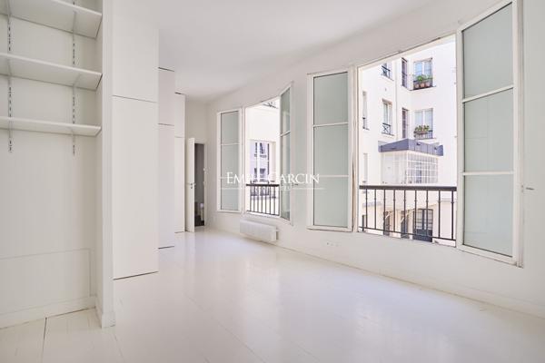 À VENDRE - Appartement - Paris - 75001 -  Palais Royal - Bourse de Commerce - 4 pièces - 2 chambres - 117 m²