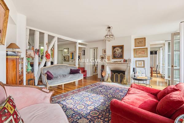 A vendre - Appartement - Paris 75003 - Proche place des Vosges - Vues dégagées
