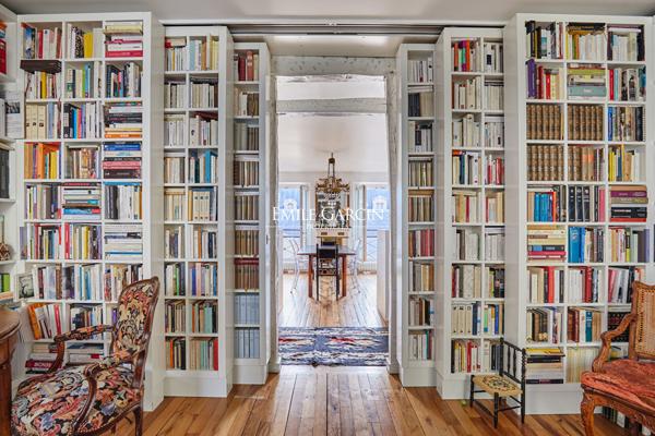 A vendre - Appartement - Paris 75003 - Proche place des Vosges - Vues dégagées