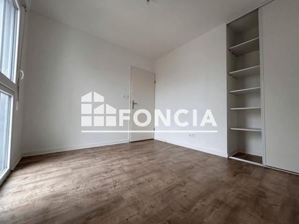 Location Appartement 3 pièces 60.95 m² - 1 RUE JEANNE DEROIN La Rochelle 17000