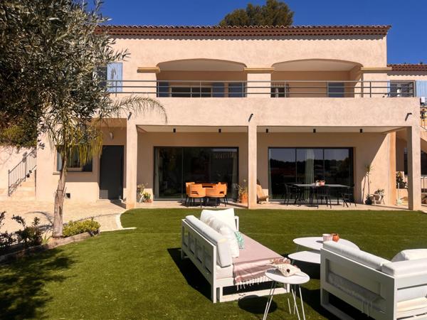 Maison d’exception  – Vue dégagée – Prestations haut de gamme