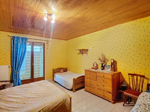 maison plain-pied, 3 chambres, garage et dépendances