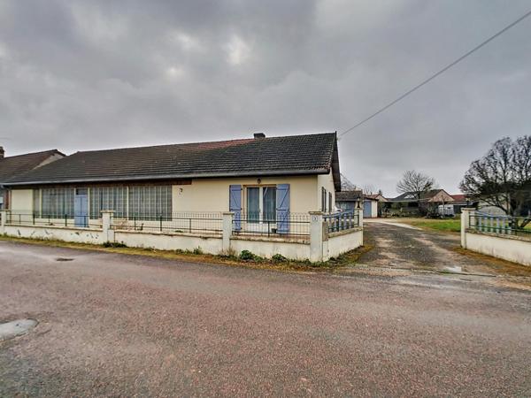 maison plain-pied, 3 chambres, garage et dépendances