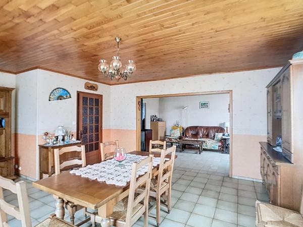 maison plain-pied, 3 chambres, garage et dépendances