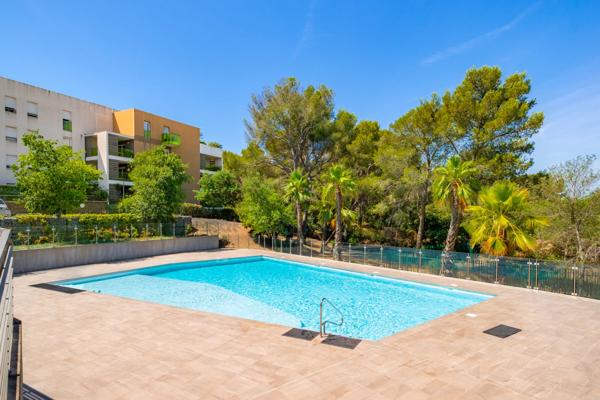 Appartement
         4 pièces
        - 100 m² Exclusivité 404 000 € *