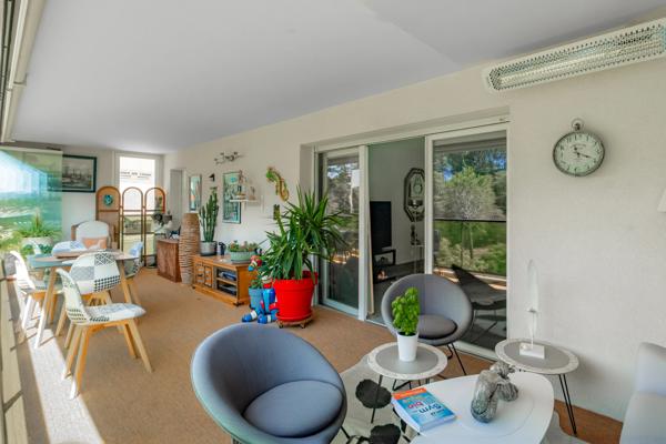 Appartement
         4 pièces
        - 100 m² Exclusivité 404 000 € *