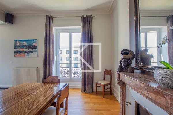APPARTEMENT HAUSSMANNIEN COEUR DE VILLE