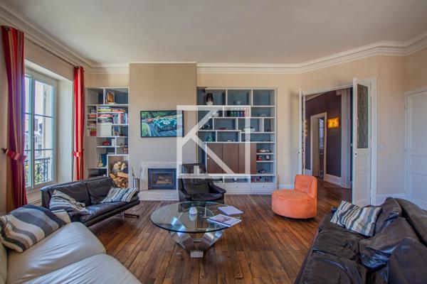 APPARTEMENT HAUSSMANNIEN COEUR DE VILLE