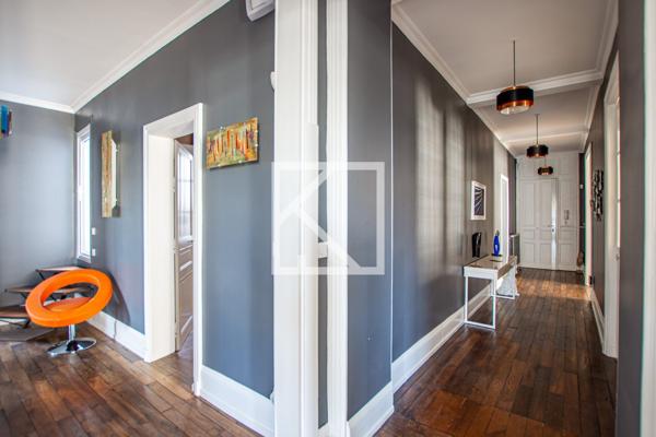 APPARTEMENT HAUSSMANNIEN COEUR DE VILLE