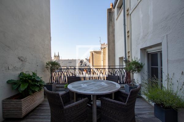 APPARTEMENT HAUSSMANNIEN COEUR DE VILLE