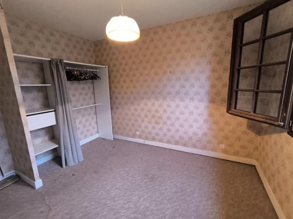 MAISON 2 CHAMBRES SUR 2562 M2 NON CLOTURE