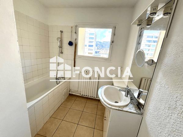 Location Appartement 3 pièces 65 m² - 127 AVENUE DU PORT DE PLAISA Toulon 83000