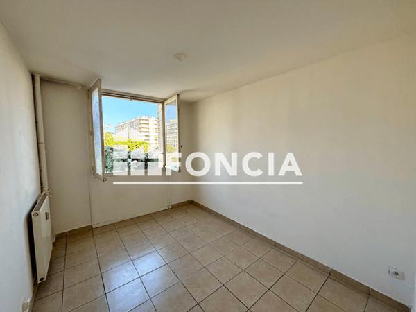 Location Appartement 3 pièces 65 m² - 127 AVENUE DU PORT DE PLAISA Toulon 83000