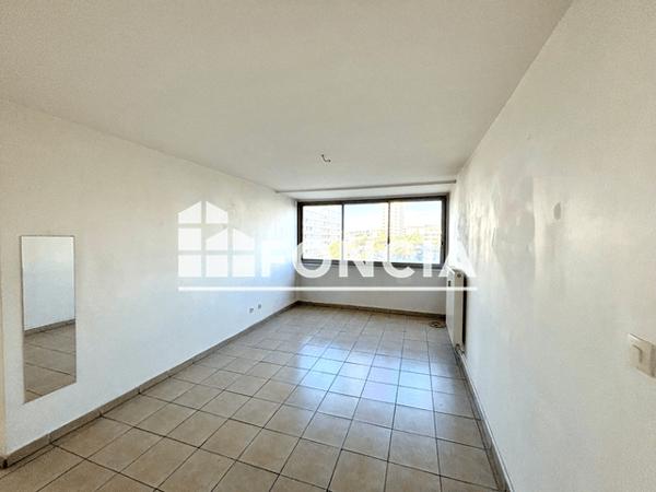 Location Appartement 3 pièces 65 m² - 127 AVENUE DU PORT DE PLAISA Toulon 83000