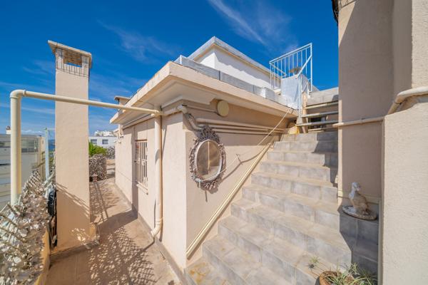 Cannes, Pointe Croisette – Dernier étage: 155 m² avec terrasse et toit-terrasse vue mer, à rénover