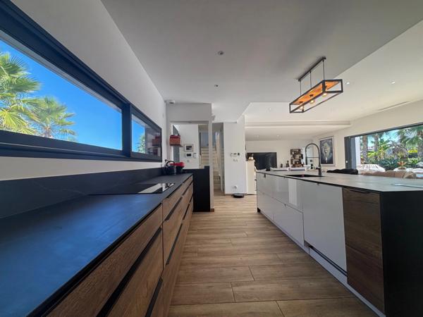 GRAU D'AGDE(34) A VENDRE VILLA CONTEMPORAINE P6, PRESTATIONS HAUT DE GAMME, PROCHE MER, SECTEUR CALME