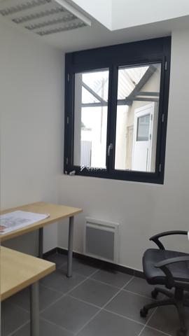 LOCAL COMMERCIAL AVEC LOCATAIRE et TERRAIN ATTENANT