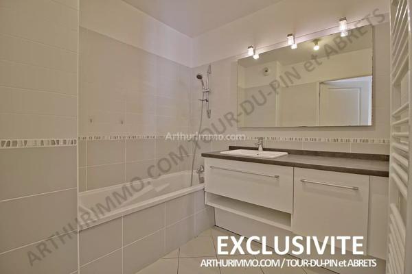Vente                                                      Appartement
                        
                     3 pièces                      69 m2                     à Villeurbanne