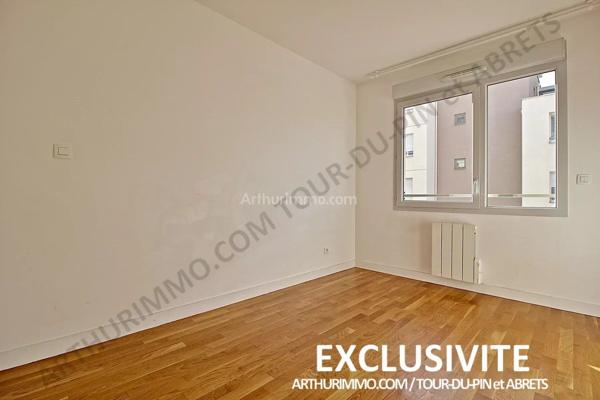 Vente                                                      Appartement
                        
                     3 pièces                      69 m2                     à Villeurbanne
