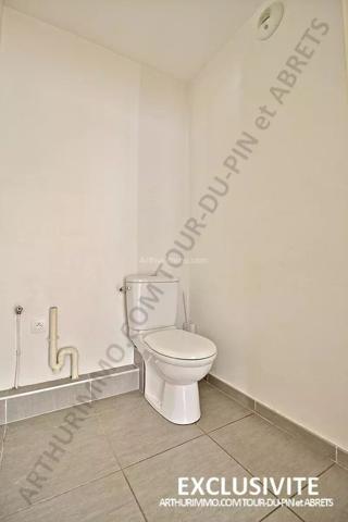 Vente                                                      Appartement
                        
                     3 pièces                      69 m2                     à Villeurbanne