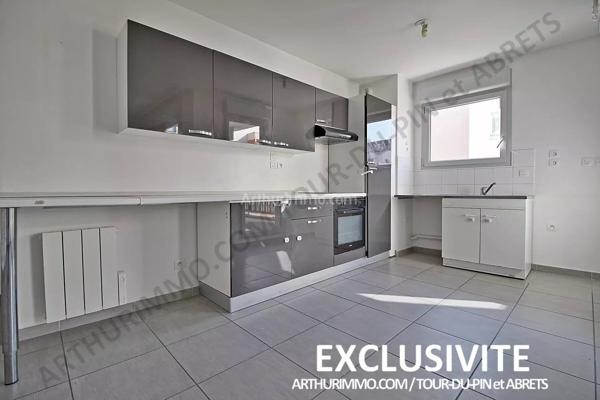 Vente                                                      Appartement
                        
                     3 pièces                      69 m2                     à Villeurbanne