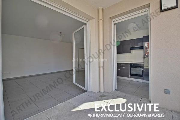 Vente                                                      Appartement
                        
                     3 pièces                      69 m2                     à Villeurbanne