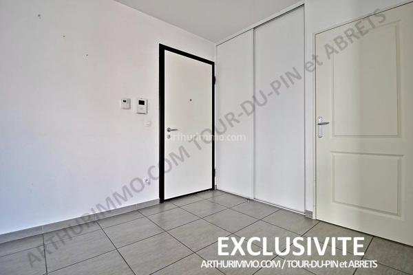Vente                                                      Appartement
                        
                     3 pièces                      69 m2                     à Villeurbanne