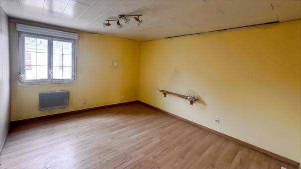 Maison à vendre 8 pièces proche de RETHEL (08) 252 m² et 7 chambres