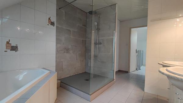 Maison lumineuse au cœur d'une impasse et au calme