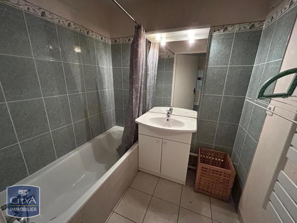 Appartement à louer 2 pièces 52.86m² Bellignat (01100)