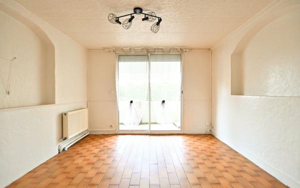 Maison à vendre    3 pièces • 67 m2 Pendé