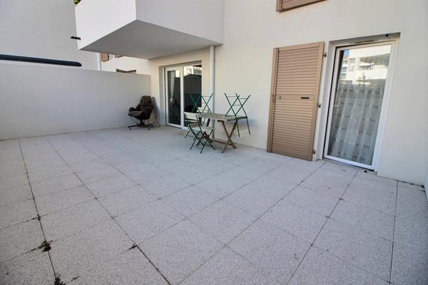 PLAN DE CUQUES. LA MONTADE. APPARTEMENT TYPE 2 AVEC TERRASSE ET GARAGE