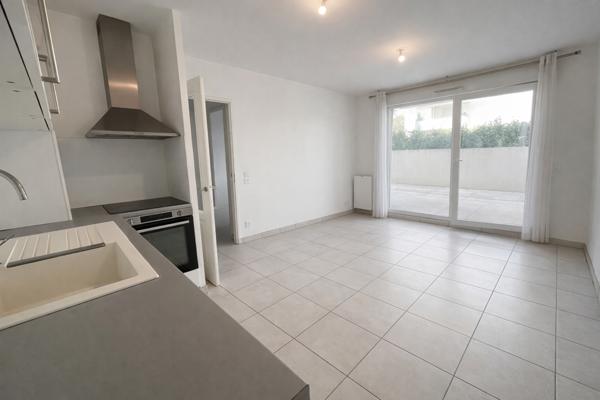 PLAN DE CUQUES. LA MONTADE. APPARTEMENT TYPE 2 AVEC TERRASSE ET GARAGE