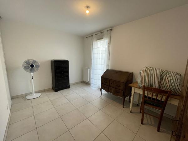 PLAN DE CUQUES. LA MONTADE. APPARTEMENT TYPE 2 AVEC TERRASSE ET GARAGE