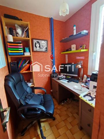 MAISON DE VILLE AVEC GARAGE ET JARDIN