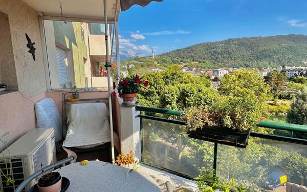 Appartement à vendre    3 pièces • 75,44 m2 Annecy