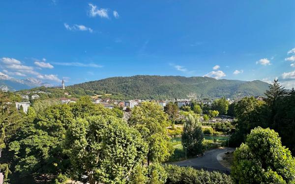 Appartement à vendre    3 pièces • 75,44 m2 Annecy