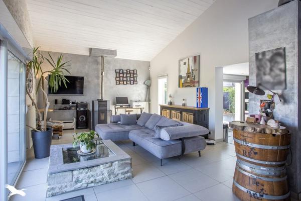 Maison à vendre |  Saint-Jean-de-Liversay |  6 pièces | 187 m²