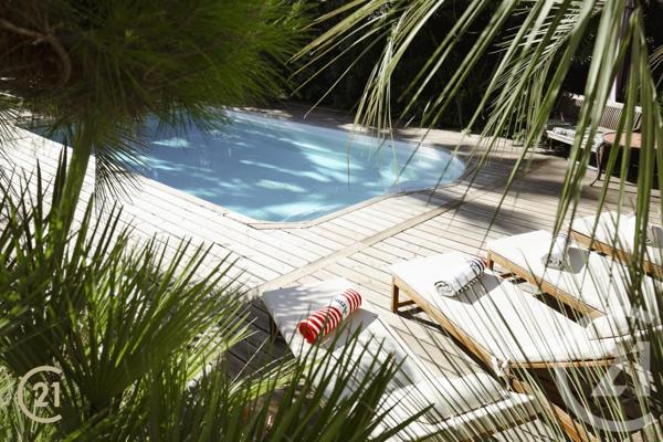 Maison à vendre  7 pièces - 196 m2 LA LONDE LES MAURES - 83