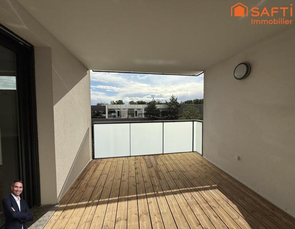 Superbe appartement de 3 pièces disposant d'une terrasse et d'une place de stationnement privée !