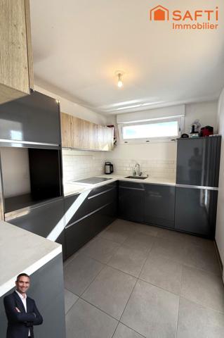 Superbe appartement de 3 pièces disposant d'une terrasse et d'une place de stationnement privée !