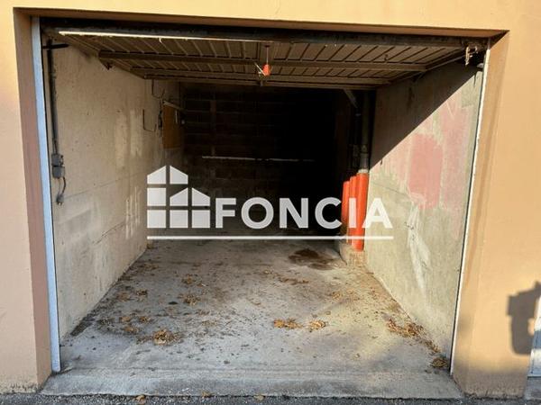 Location Parking - LE CHANTEFLEUR Villeurbanne 69100